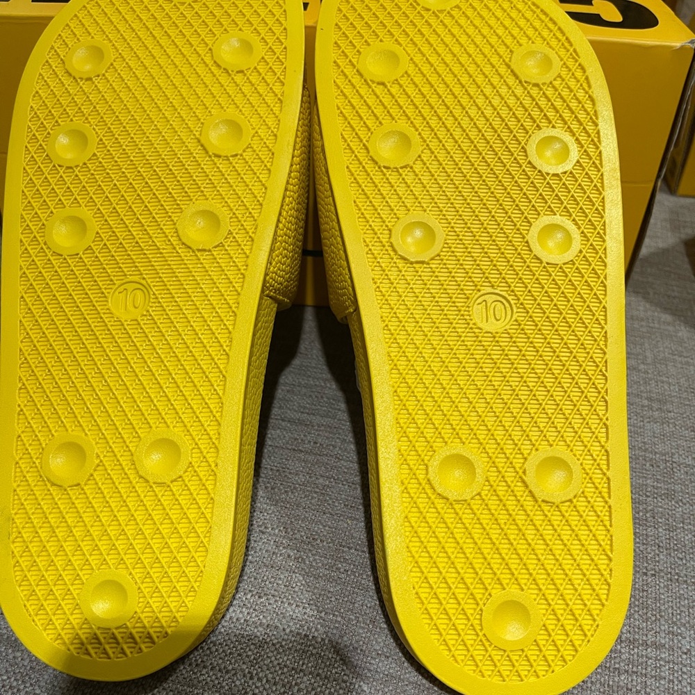 Chinatown Market Smiley BBall Slides - Picture 7 of 10